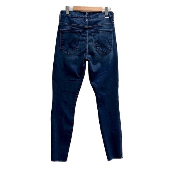 Mother The High Waisted Looker Ankle Fray Denim Jeans in Tongue and Chic 26 - Picture 4 of 13